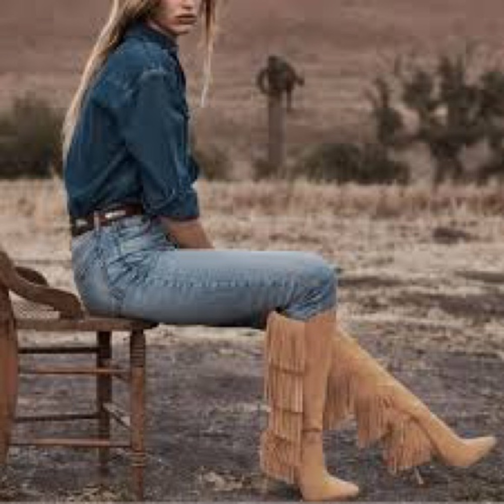 Women’s Vince Camuto Tan Fringe Panaryaz Knee High Boots Size 8.5 US!